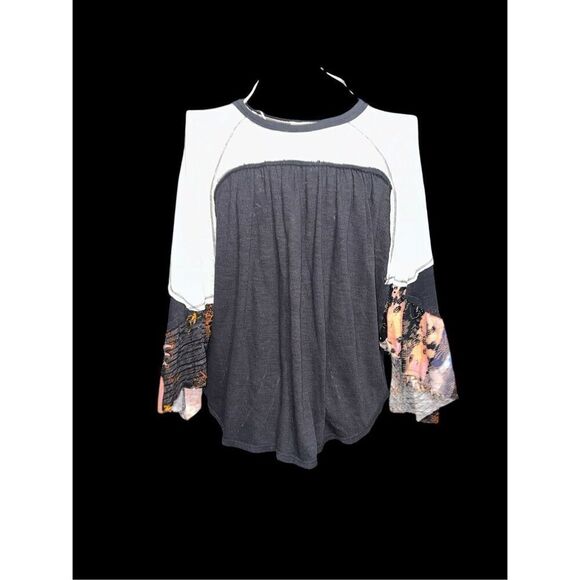 Beautiful WE THE FREE Free People Friday Fever Raglan Contrast T Shirt (Black Co - Picture 1 of 13